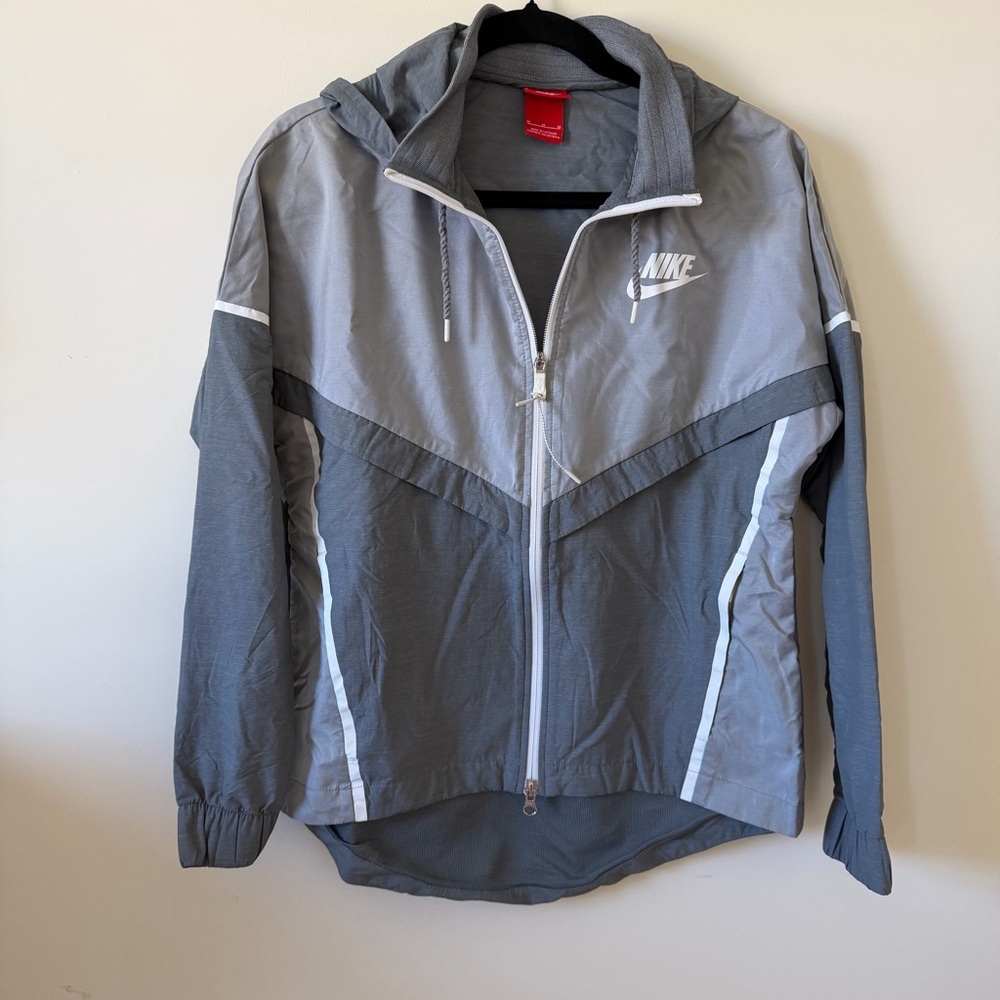 Nike Windbreaker and Rain Jacket with Hoodie Gray Size M